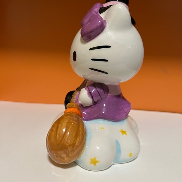 Hello kitty witch on cloud, Halloween decor, Hello kitty figurine - Picture 2 of 5